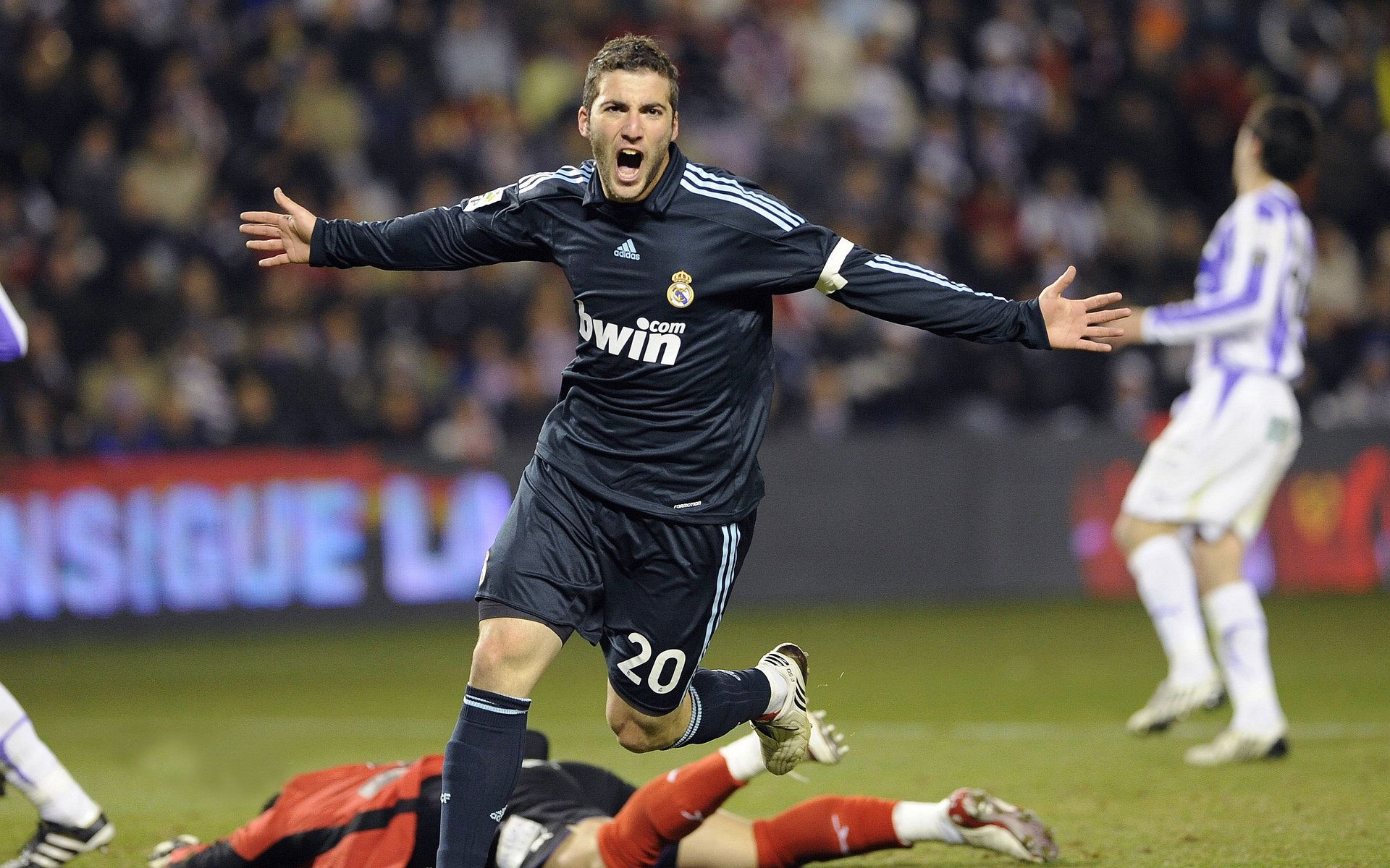 Ning王者归来首战告捷,加拿大观众沸腾!